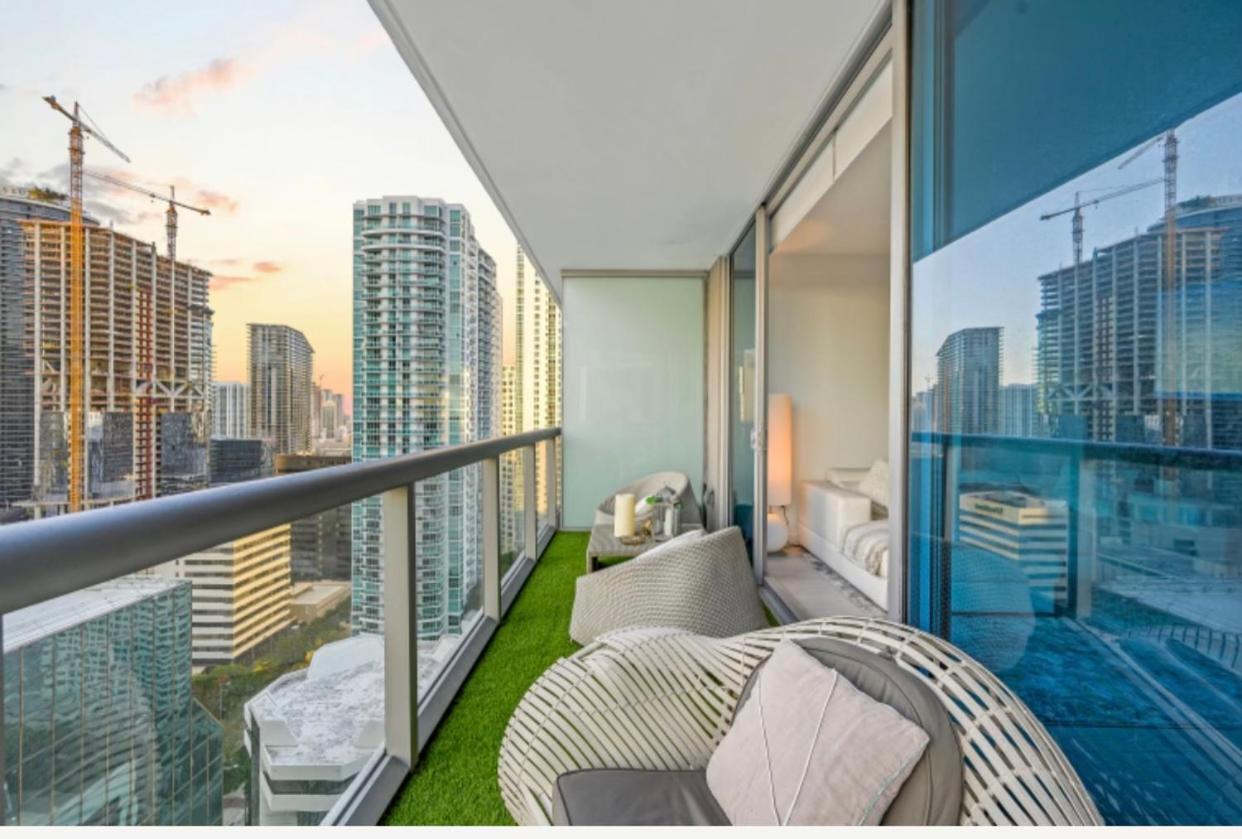 Luxury High Rise Miami Exterior photo